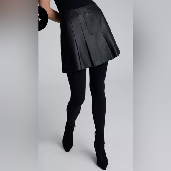 Kenneth Cole Black Pleated Faux Leather Mini Skirt Sz 6 NWT